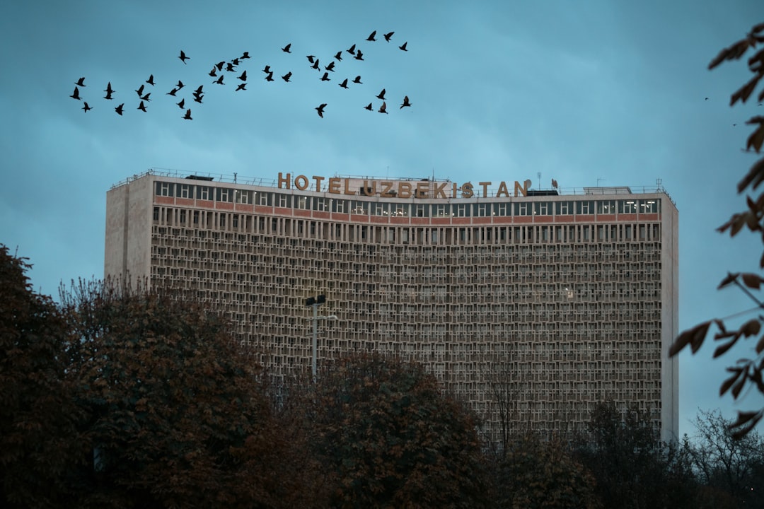 酒店行业数字化转型新趋势：智能化服务延伸至健康休闲领域