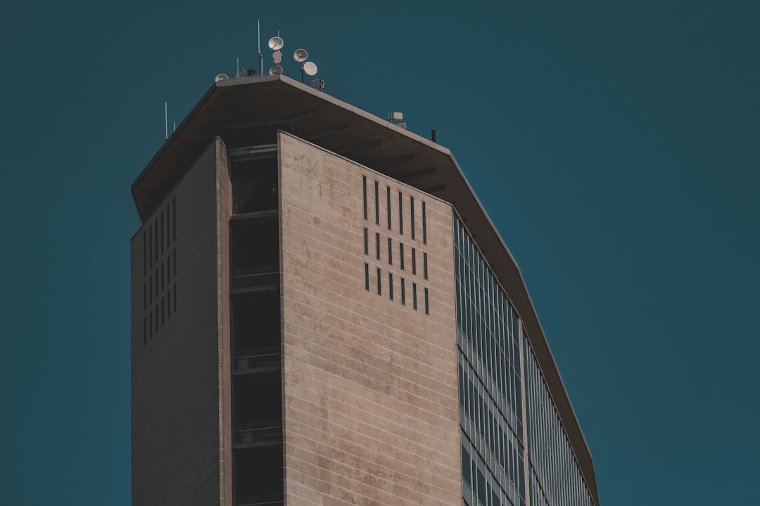 2026酒店业新常态：从“智慧客房”到“身心疗愈舱”的数字化跃迁