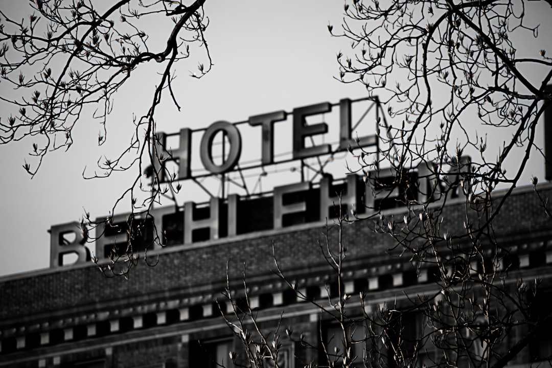 2026酒店业新常态：从“智慧客房”到“身心疗愈舱”的范式转移