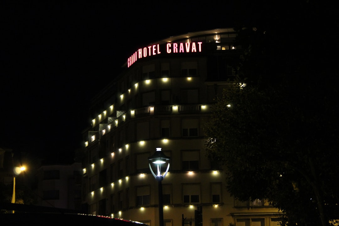 2026酒店业新常态：从“智慧客房”到“身心数据流”的深度数字化转型