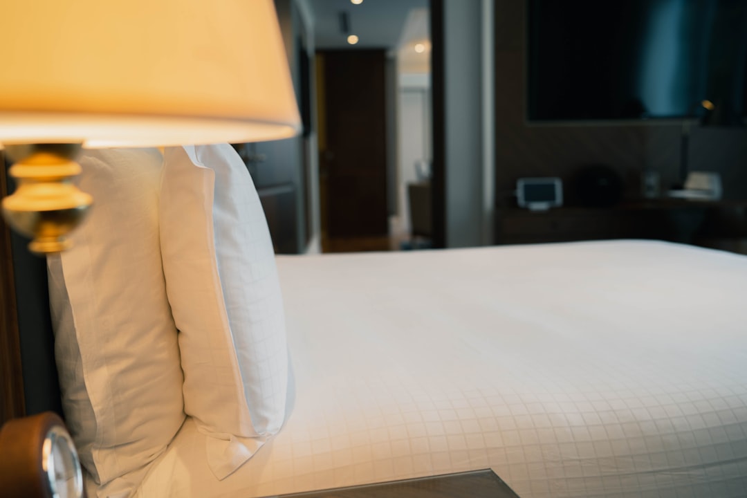 2026酒店业新常态：从“客房智能”到“身心服务数字化”的范式转移