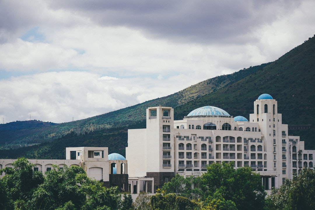 2026酒店业新常态：当“采耳”与“足疗”成为智能终端的延伸