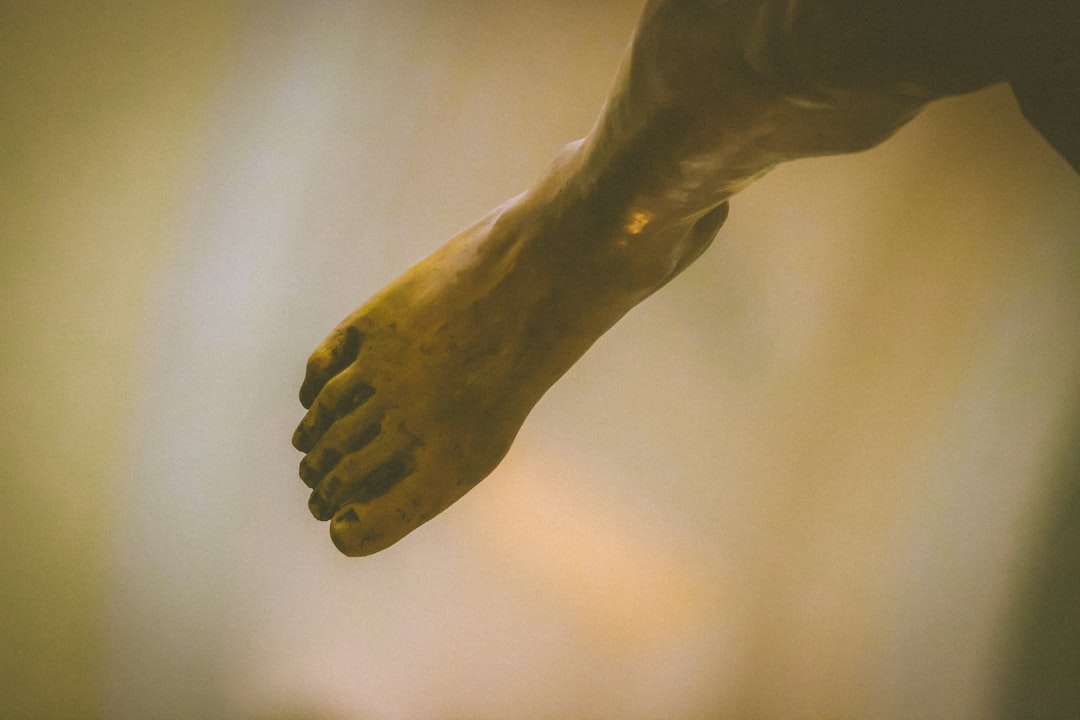 2026年感官疗愈新蓝海：从足底到耳道的精细化健康管理市场深度解析