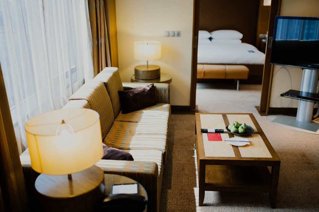 2026酒店业新常态：从“智慧客房”到“身心疗愈系统”的范式转移