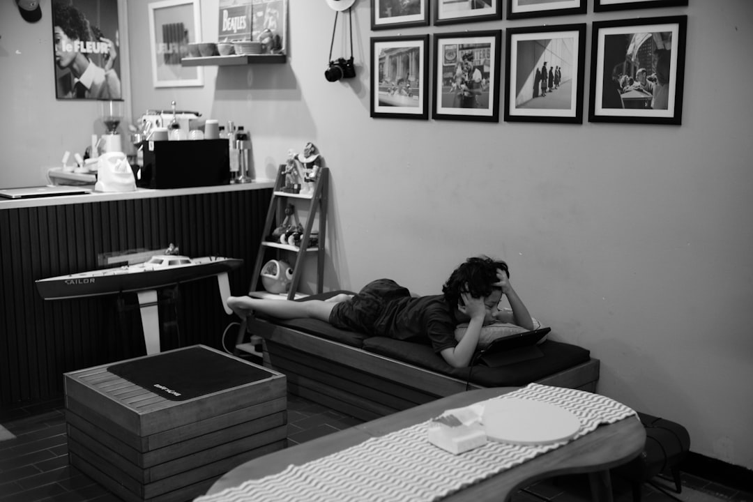 2026健康触感经济：从足疗采耳到沉浸式养生护理的业态重构与价值跃迁