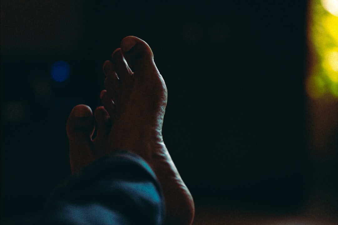 2026年健康触感经济：从足疗采耳到整合式身心疗愈场的范式跃迁